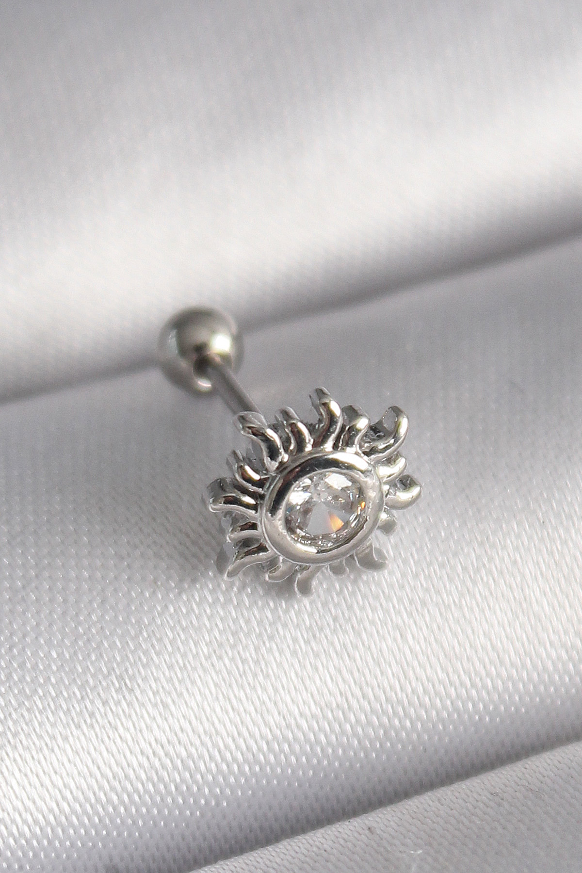 Tegan 316L Çelik Gümüş Renk Zirkon Taşlı Güneş Tragus Piercing TG27PR1279