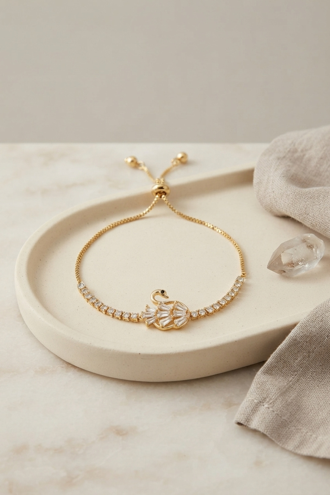 Tegan Gold Renk Zirkon Taşlı Pirinç Kuğu Model Asansörlü Bileklik TG27BB8840