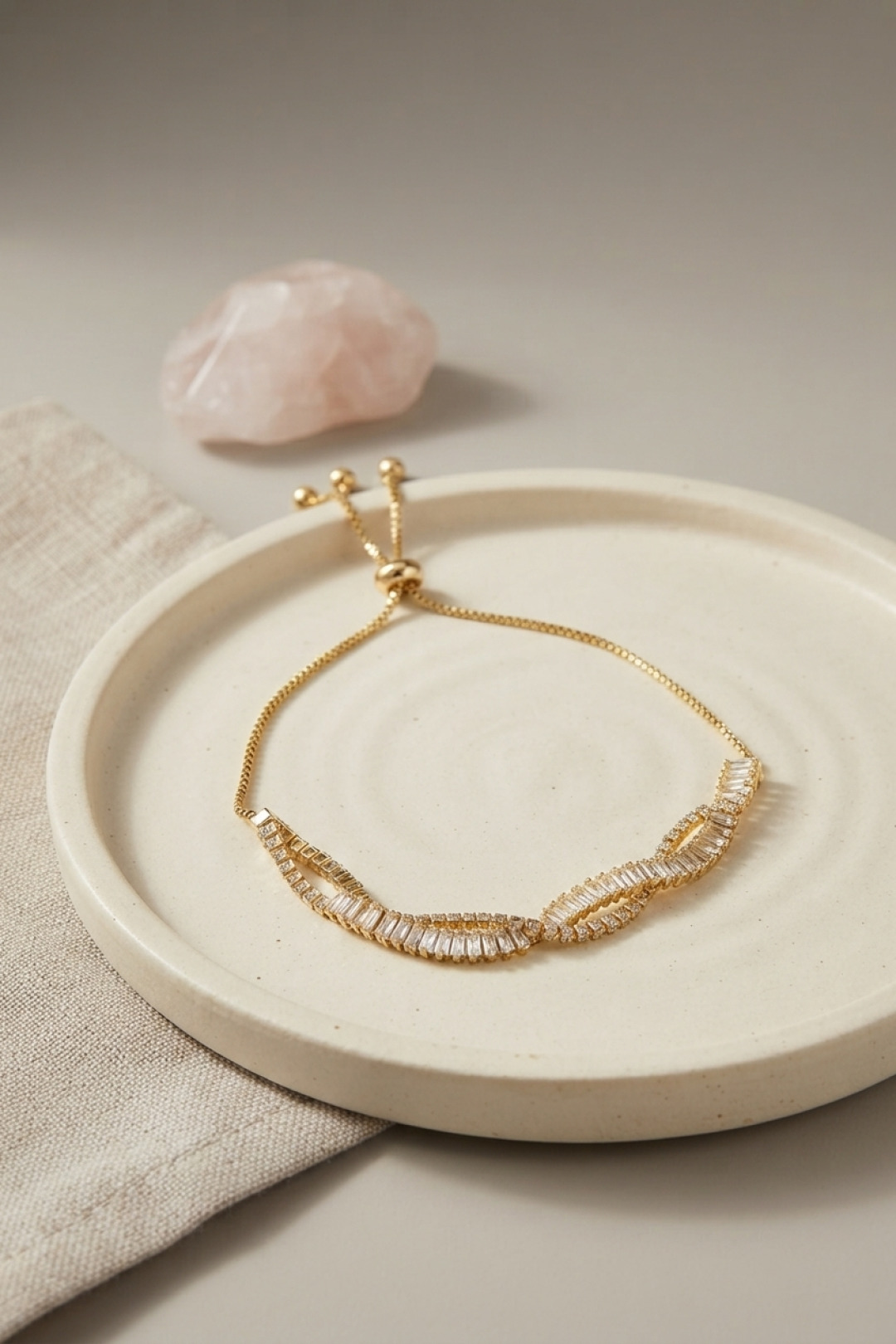Tegan Gold Renk Baget Zirkon Taşlı Sarmal Model Pirinç Asansör Bileklik TG27BB8836