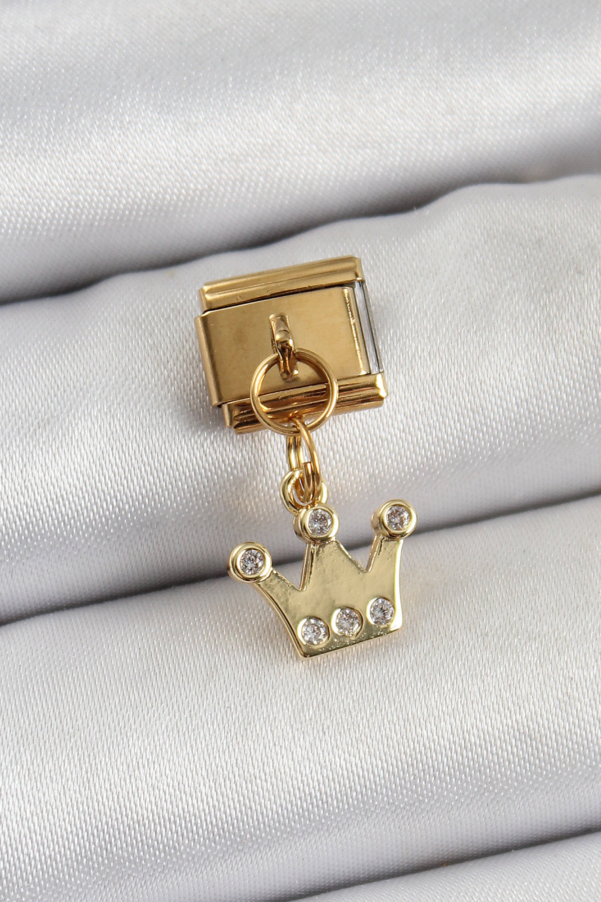 Tegan 316L Çelik Sallantılı Zirkon Taşlı Kraliçe Tacı Model Gold Renk Nomination Charm TG27BC1397