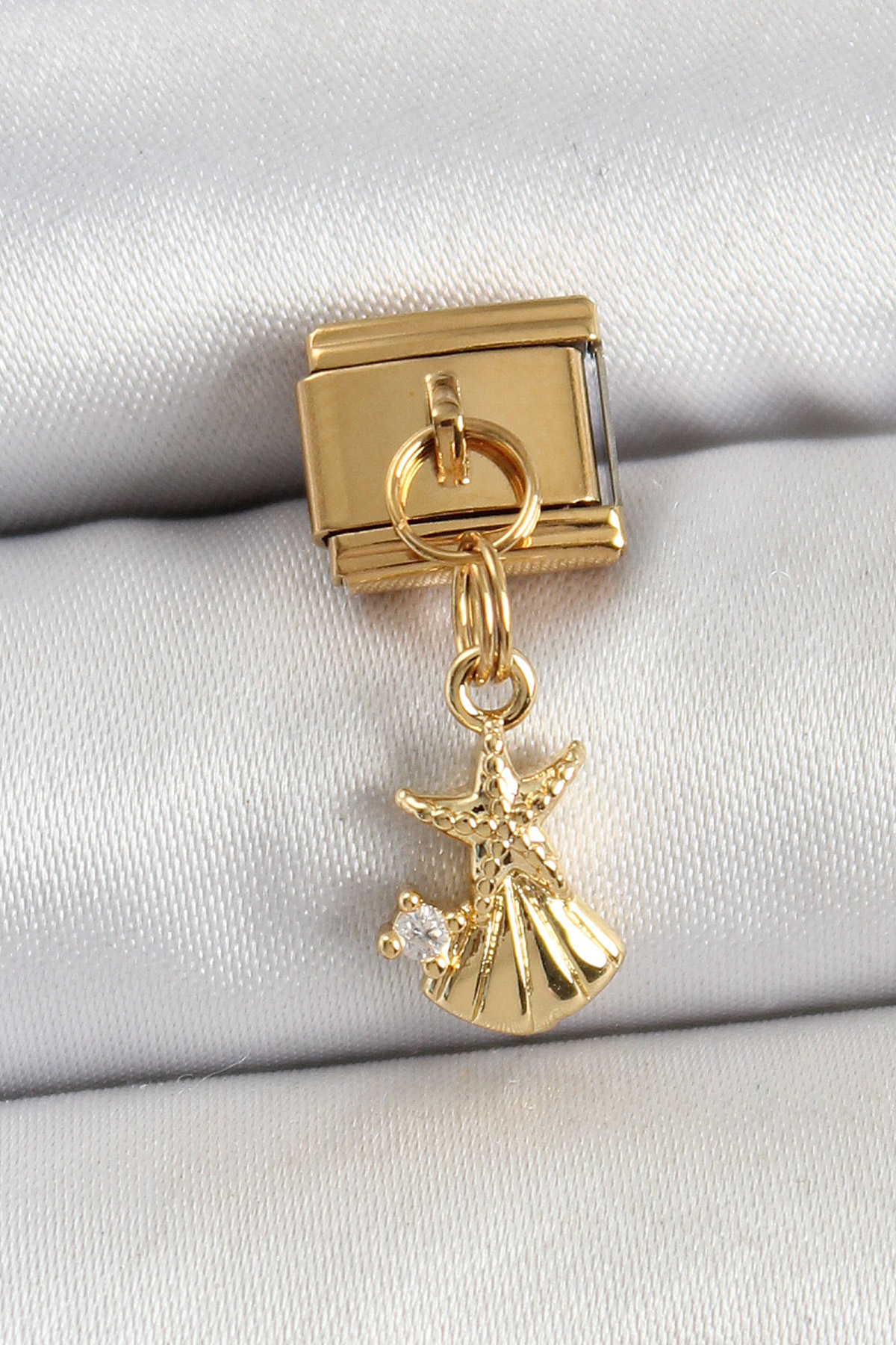 Tegan 316L Çelik Sallantılı Zirkon Taşlı Deniz Yıldızı Ve İstiridye Model Gold Renk Nomination Charm TG27BC1438