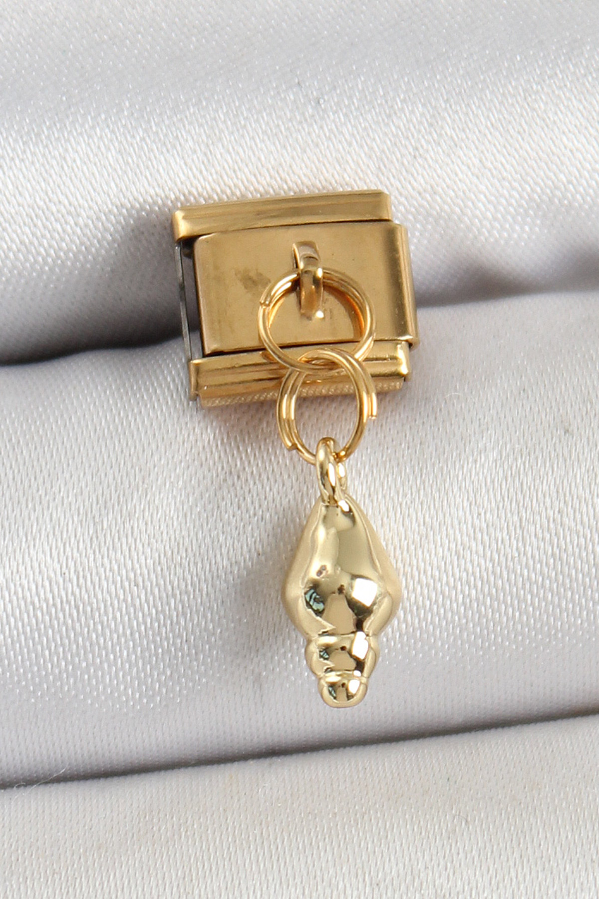 Tegan 316L Çelik Sallantılı Deniz Kabuğu Model Gold Renk Nomination Charm TG27BC1437