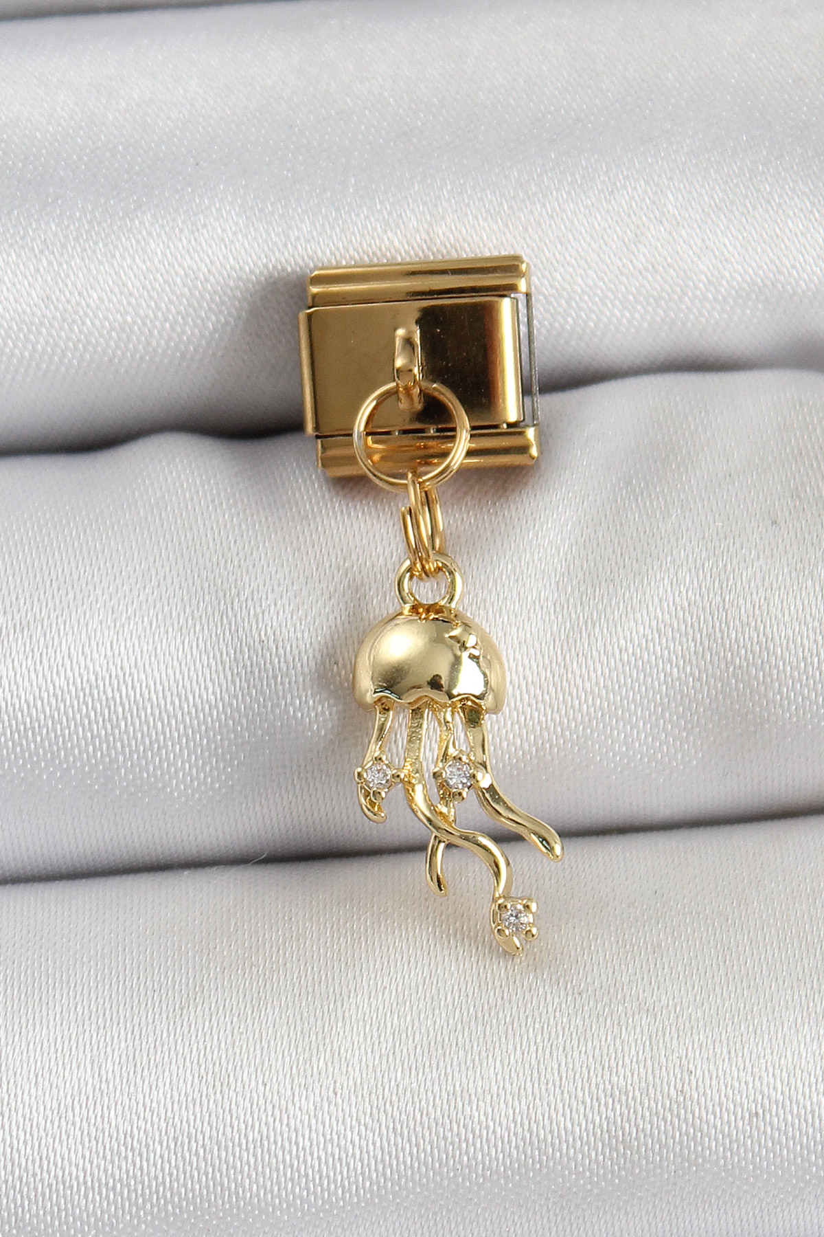 Tegan 316L Çelik Sallantılı Zirkon Taşlı Deniz Anası Model Gold Renk Nomination Charm TG27BC1427