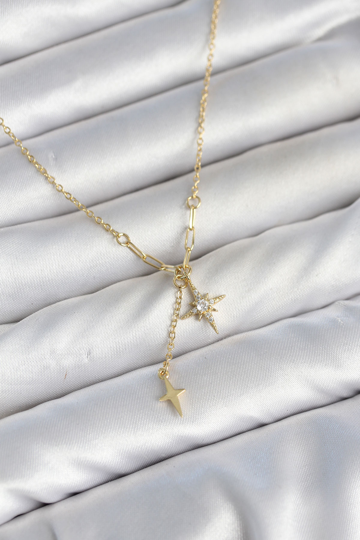 Tegan Pirinç Gold Renk Zirkon Taşlı Minimal Sallantılı Kutup Yıldızı Model Kadın Kolye TG27BKO11143