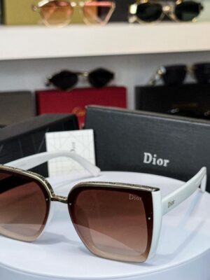 Dior Beyaz Çerçeveli Güneş Gözlüğü
