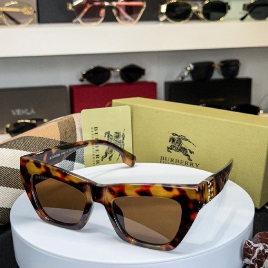 Burberry Stil Güneş Gözlüğü